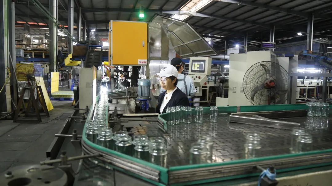 技改提能助力阆中传统制造业企业增产增效 玻璃