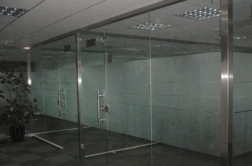 没玻璃刀怎么划玻璃？巧用替代方法安全切玻璃实战指南